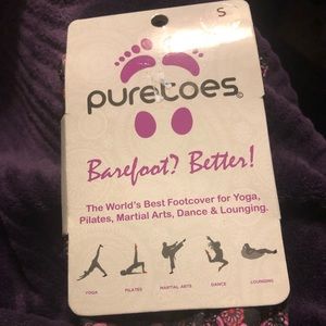 puretoes Accessories - Puretoes - Floral Yoga socks new nip S 5-7 puretoes Accessories - Puretoes - Floral Yoga socks new nip S 5-7